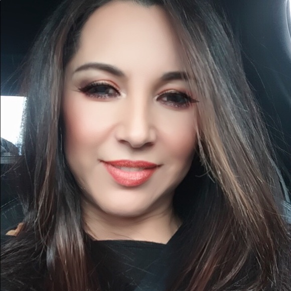 Meet your Posher, Elizabeth - Picture 1 of 1